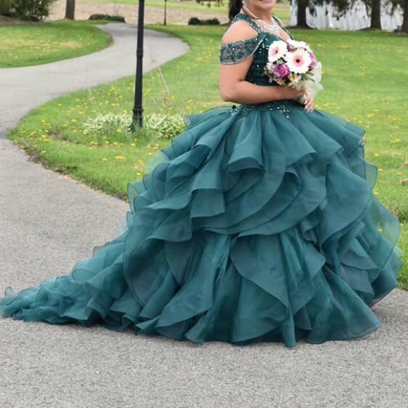 Green Prom dress - Picture 3 of 3